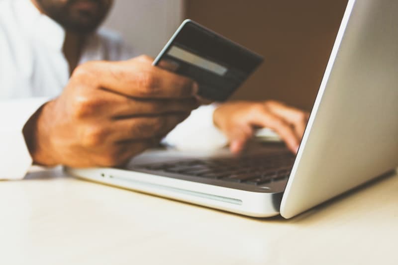 Pagamento digital feito pelo computador